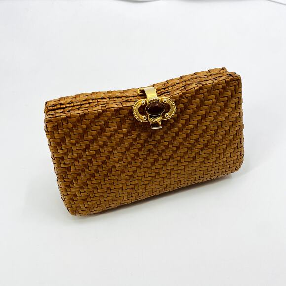 Vintage Handbags - Vintage Doran International weaved straw clutch